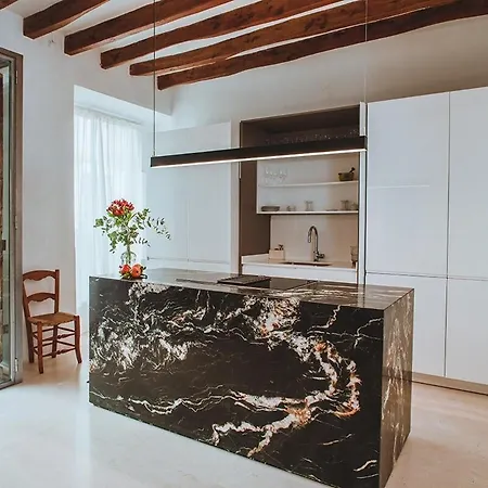 Hébergement de vacances Santanyi's Hidden Gem - A Townhouse With Soul *
