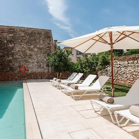 Hébergement de vacances Santanyi's Hidden Gem - A Townhouse With Soul