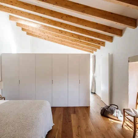 Santanyi's Hidden Gem - A Townhouse With Soul