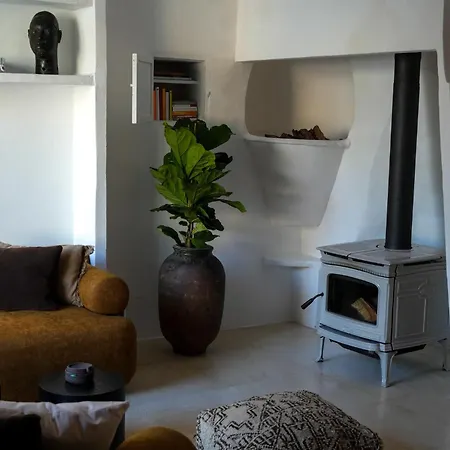 Santanyi's Hidden Gem - A Townhouse With Soul